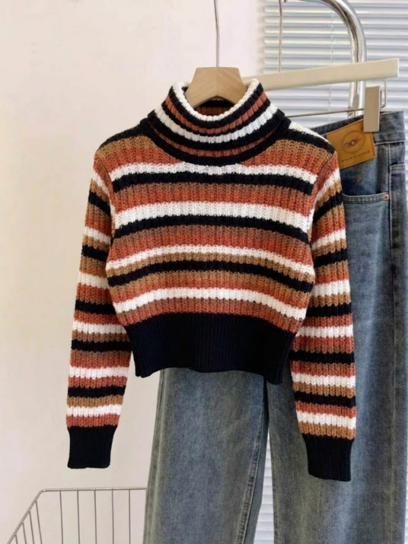 Slimming Striped Turtleneck Kn - Base Layer Top 리뷰 및 가격