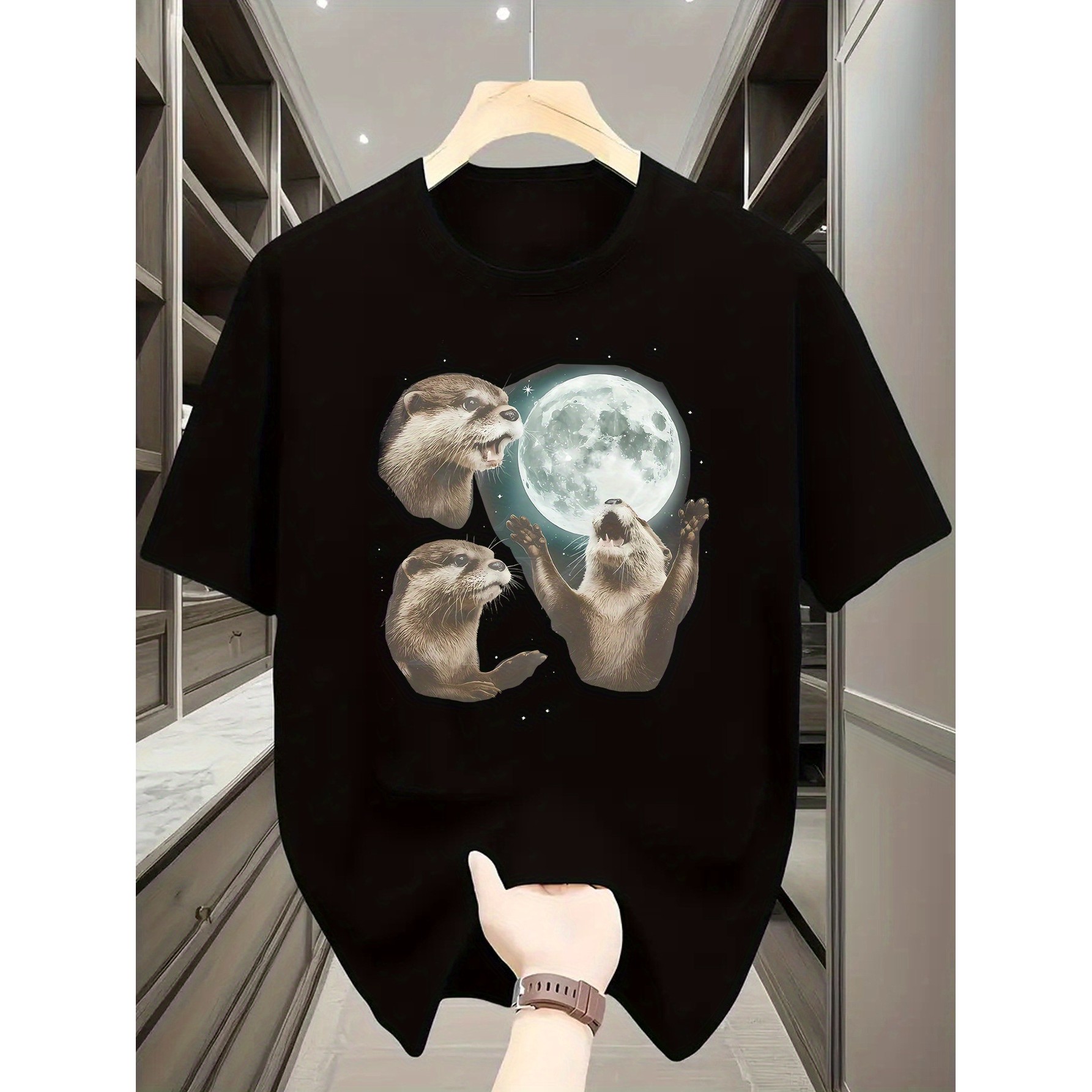 Playful Otters Under Moonlight - Undershirt Crew Neck 리뷰 및 가격